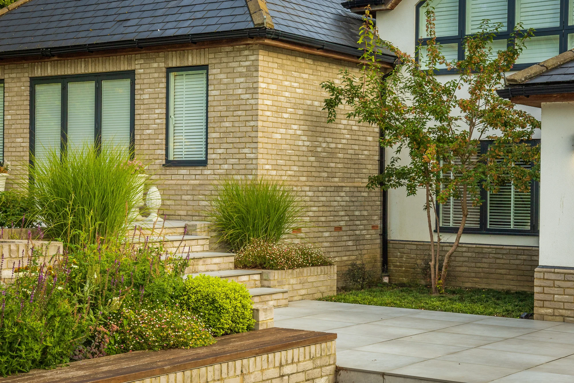 Entertaining Spaces for Modern House - Gallery 03